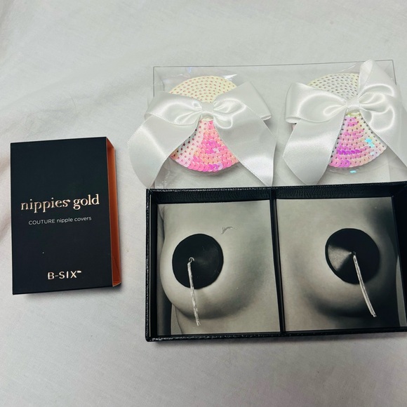 Nippies Gold Couture Pasties with White Bow - Picture 1 of 5